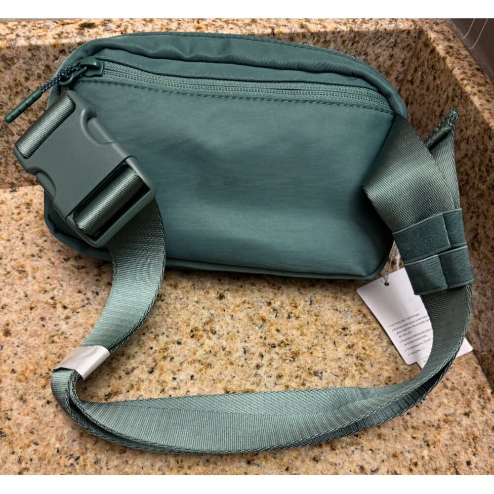 Lululemon Everywhere Belt Bag Extended Strap Tidewater Teal NWT Water Repellent - Picture 5 of 11